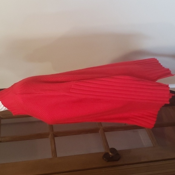crown & ivy Sweaters - Crown & ivy red ribbed PXL Sweater nwot